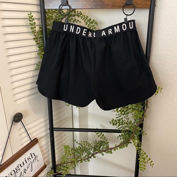 Under Armour|S|Balck White UA Play Up 3.0 Shorts - Picture 2 of 7